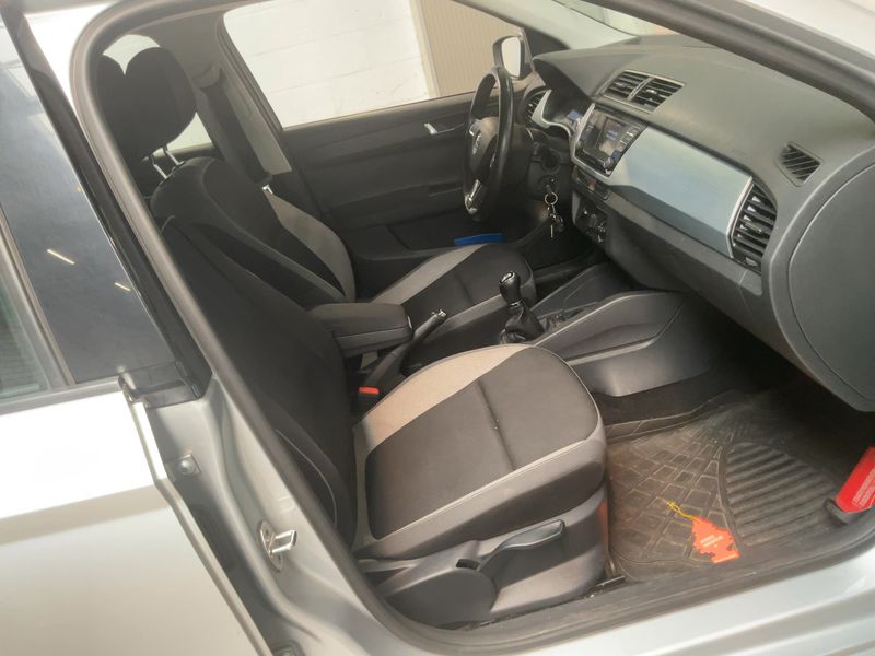 Skoda Fabia 1.0 MPI Ambition 2015 – снимка 16