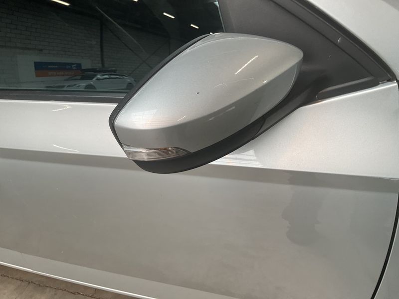 Skoda Fabia 1.0 MPI Ambition 2015 – снимка 24