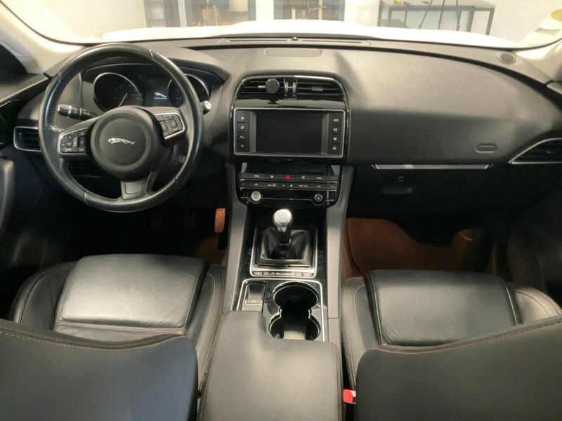 Jaguar F-Pace 20d Pure 2017 – снимка 17