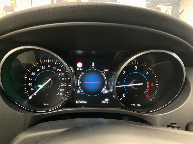 Jaguar F-Pace 20d Pure 2017 – снимка 18