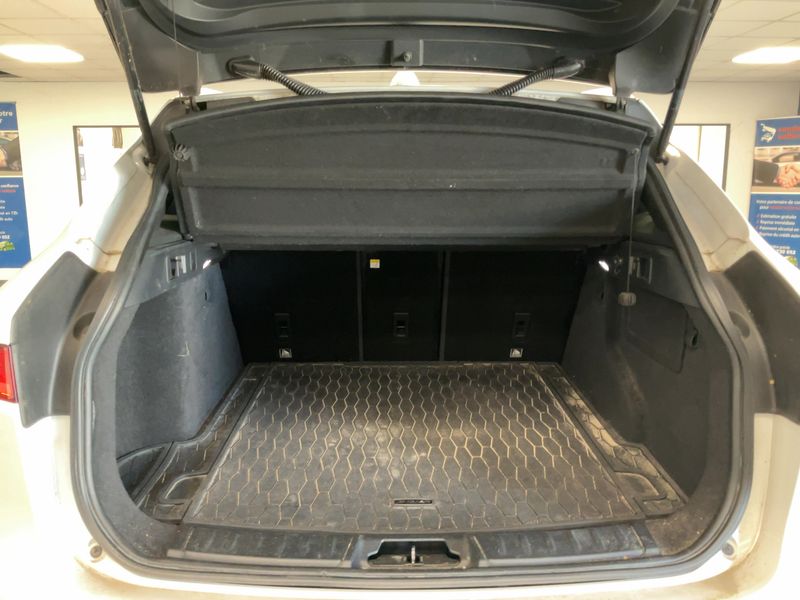 Jaguar F-Pace 20d Pure 2017 – снимка 15