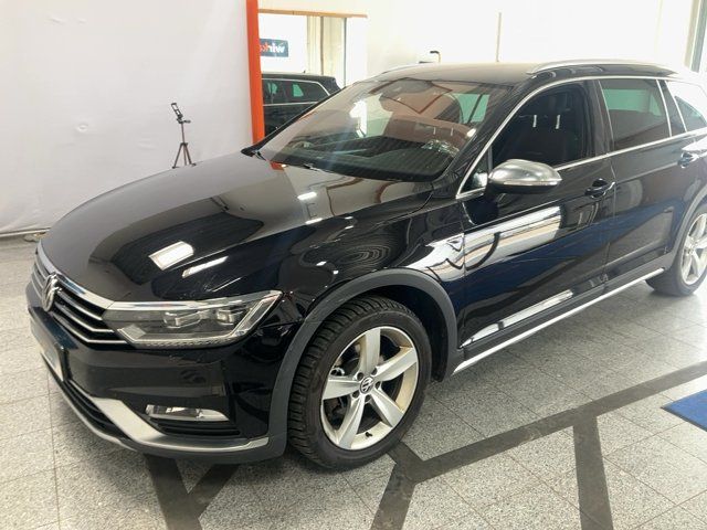Volkswagen Passat Alltrack 2.0 TDI 4Motion BlueMotion Tech 2017 – снимка 2