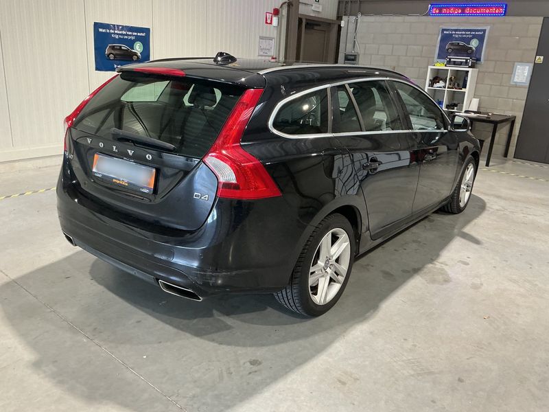Volvo V60 2.0 D4 Momentum 2014 – снимка 8
