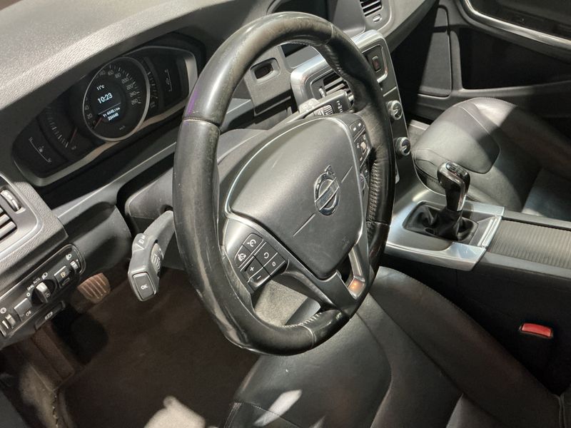 Volvo V60 2.0 D4 Momentum 2014 – снимка 34