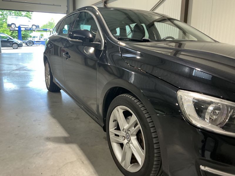 Volvo V60 2.0 D4 Momentum 2014 – снимка 12
