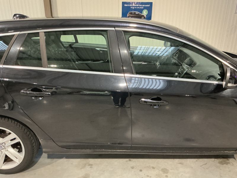 Volvo V60 2.0 D4 Momentum 2014 – снимка 10