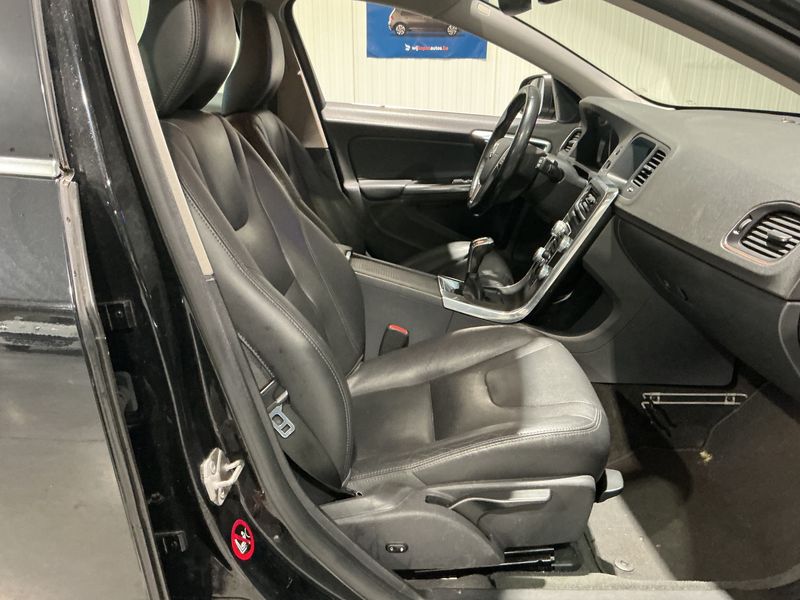 Volvo V60 2.0 D4 Momentum 2014 – снимка 16