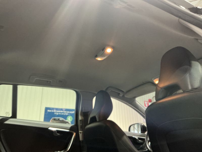 Volvo V60 2.0 D4 Momentum 2014 – снимка 24