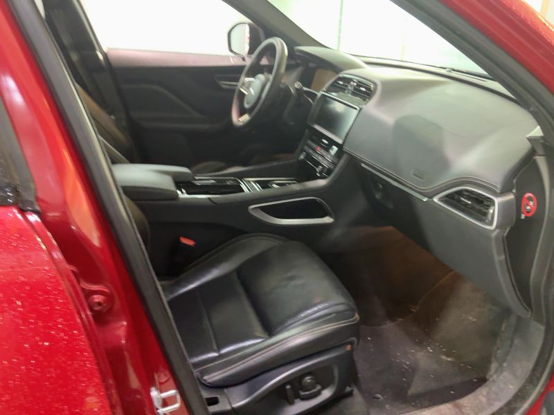 Jaguar F-Pace 20d R-Sport AWD 2018 – снимка 16