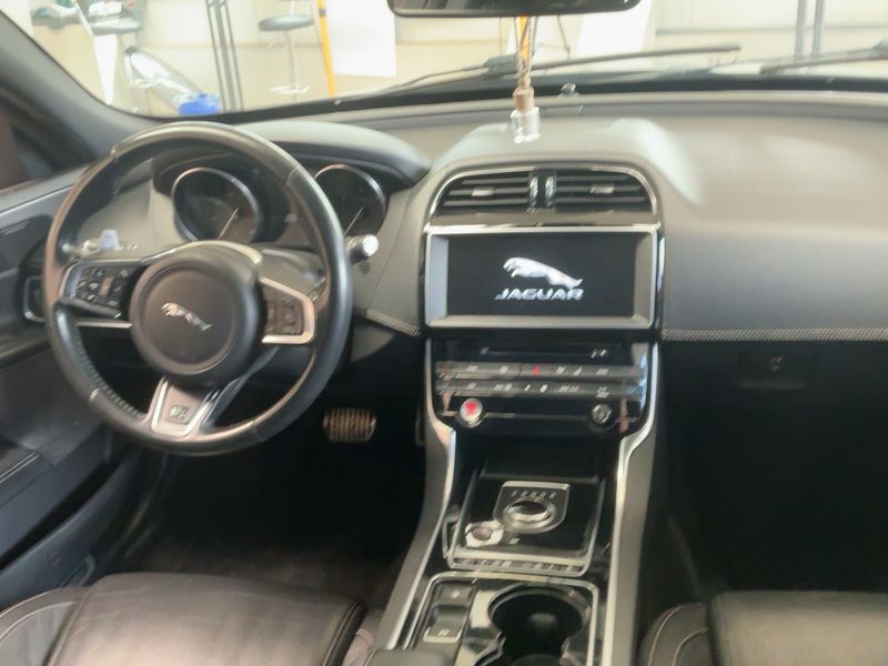 Jaguar XE 20d R-Sport 2016 – снимка 18