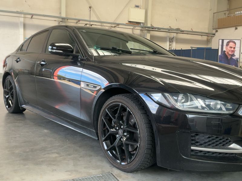 Jaguar XE 20d R-Sport 2016 – снимка 12