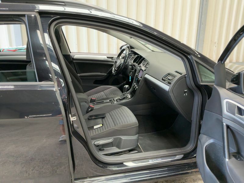 Volkswagen Golf VII 2.0 TDI Cup BlueMotion Tech 2015 – снимка 17