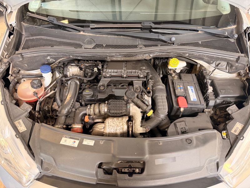 Peugeot 208 1.6 Blue-HDi Affaire Premium 2016 – снимка на щета