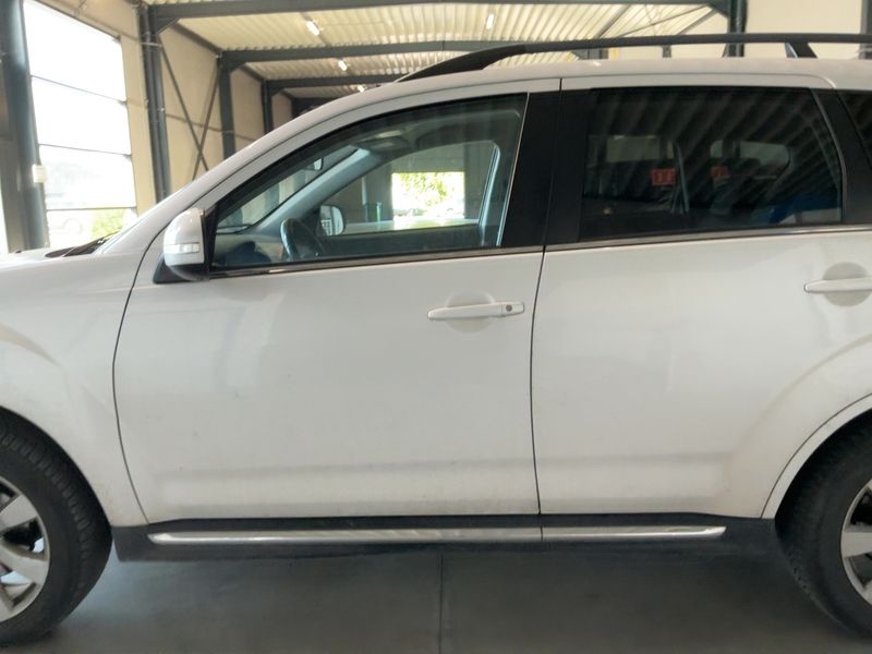 Mitsubishi Outlander 2.2 DI-D Instyle 4WD 2012 – снимка 4