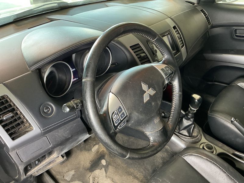 Mitsubishi Outlander 2.2 DI-D Instyle 4WD 2012 – снимка 37