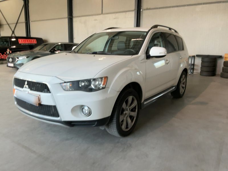 Mitsubishi Outlander 2.2 DI-D Instyle 4WD 2012 – снимка 1