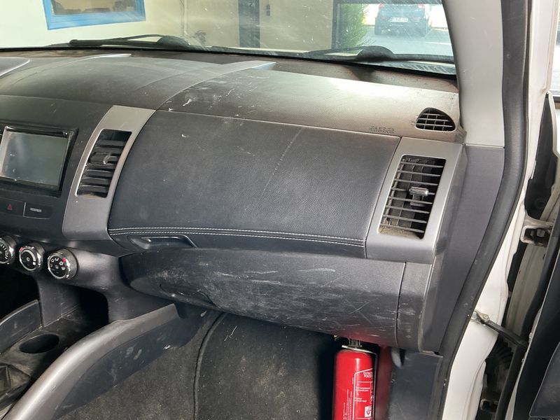 Mitsubishi Outlander 2.2 DI-D Instyle 4WD 2012 – снимка 30