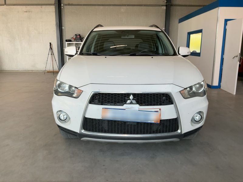 Mitsubishi Outlander 2.2 DI-D Instyle 4WD 2012 – снимка 14