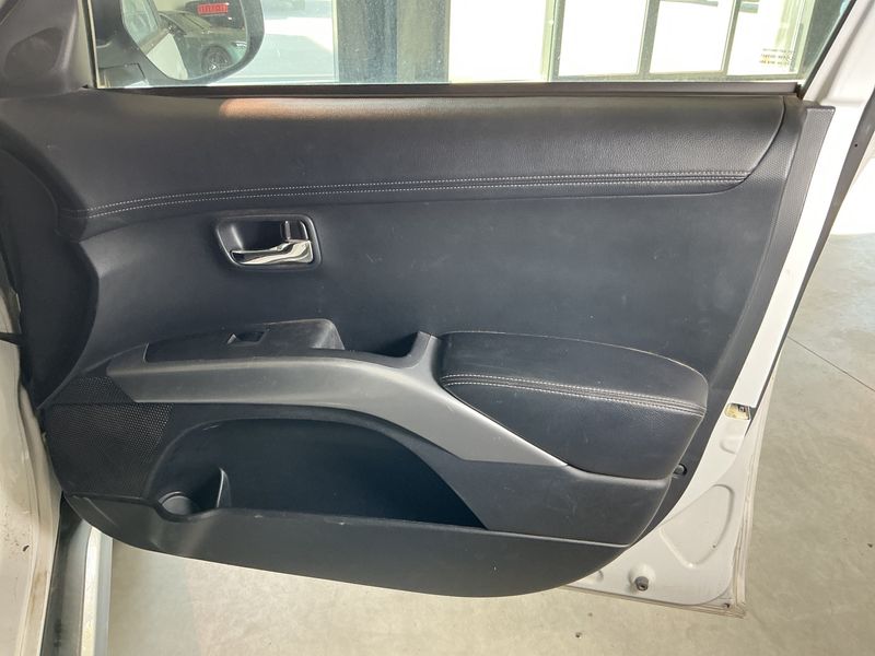 Mitsubishi Outlander 2.2 DI-D Instyle 4WD 2012 – снимка 28