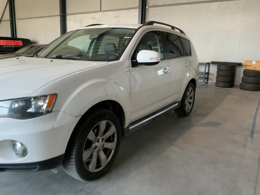 Mitsubishi Outlander 2.2 DI-D Instyle 4WD 2012 – снимка 2