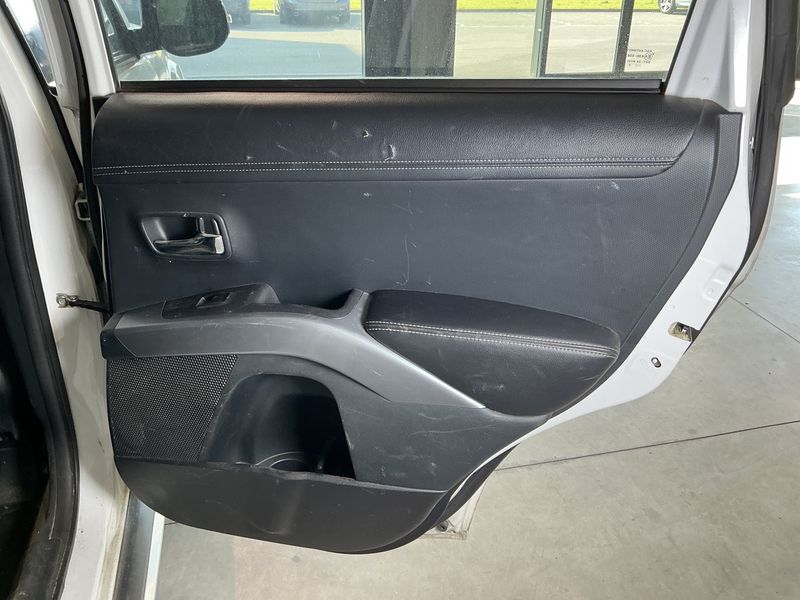 Mitsubishi Outlander 2.2 DI-D Instyle 4WD 2012 – снимка 29