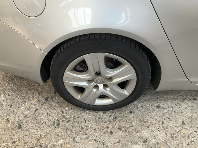 Opel Insignia Sports Tourer 2.0 CDTI Edition 2016 – снимка 9