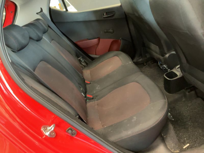 Hyundai i10 1.0 Tech 2019 – снимка 19