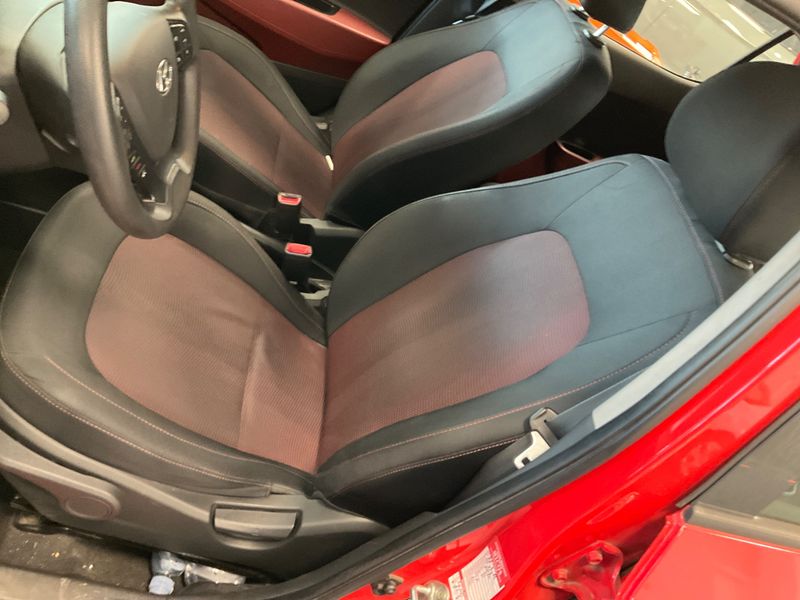 Hyundai i10 1.0 Tech 2019 – снимка 30