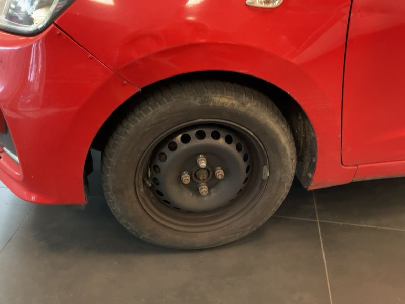 Hyundai i10 1.0 Tech 2019 – снимка 3