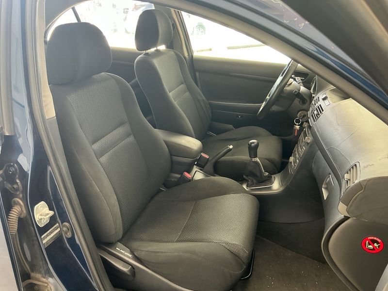 Toyota Avensis 2.0 D-4D Sol 2004 – снимка 3