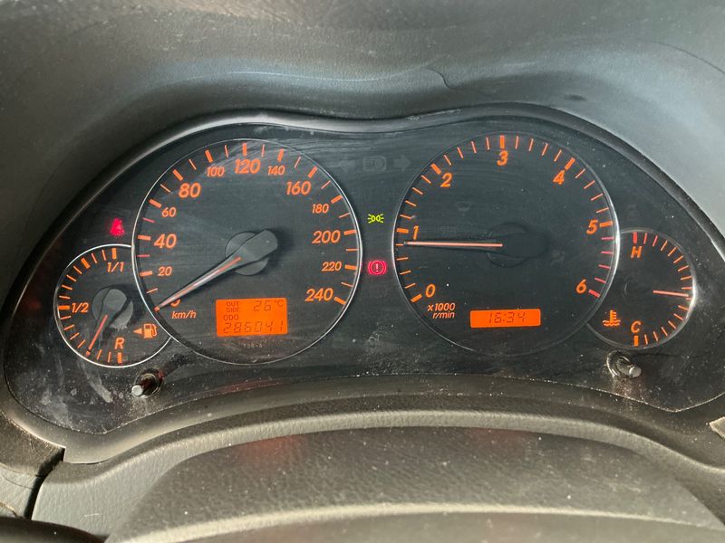 Toyota Avensis 2.0 D-4D Sol 2004 – снимка 4