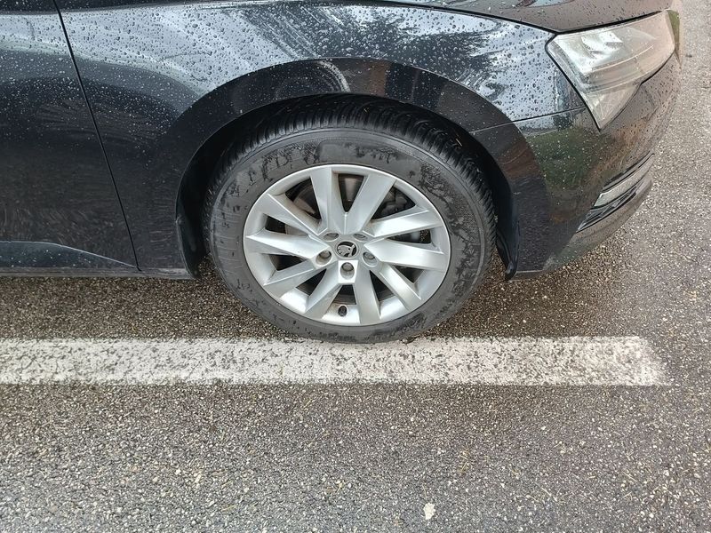 Skoda Superb 2.0 TDI Executive 2023 – снимка 19