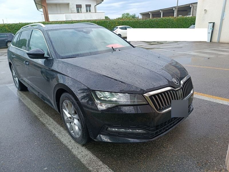 Skoda Superb 2.0 TDI Executive 2023 – снимка 6