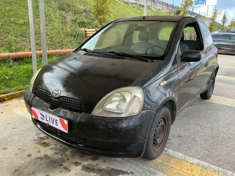Toyota Yaris 1.0 VVT-i 2000 – снимка 1