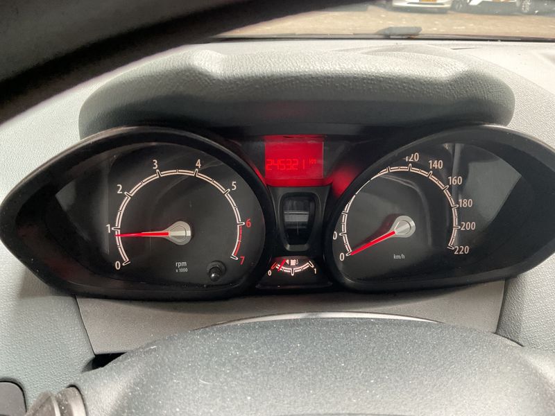 Ford Fiesta 1.25 Trend 2010 – снимка 4