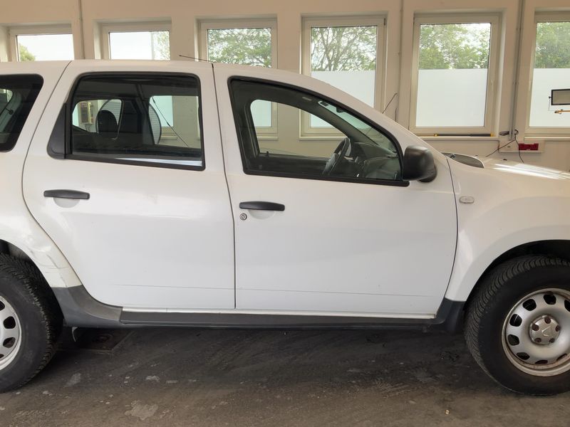 Dacia Duster 1.6 E85 4x2 2012 – снимка 10