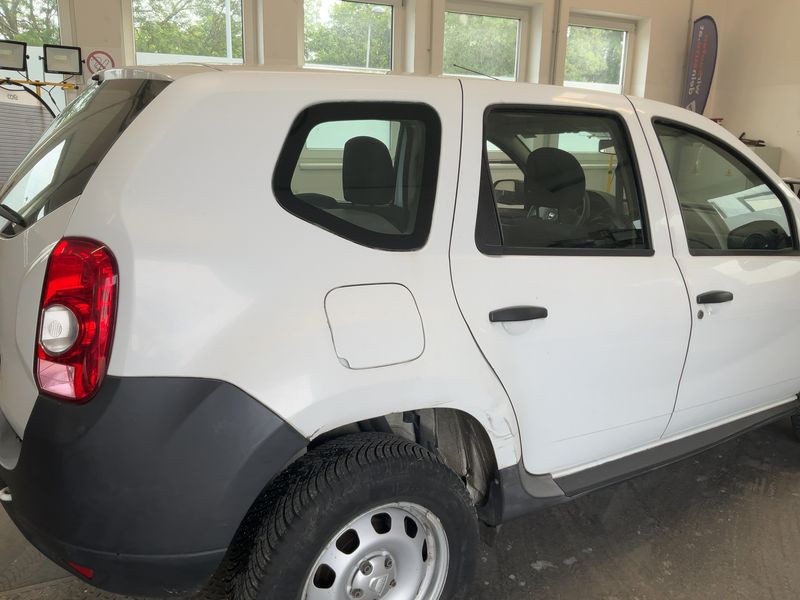 Dacia Duster 1.6 E85 4x2 2012 – снимка 8