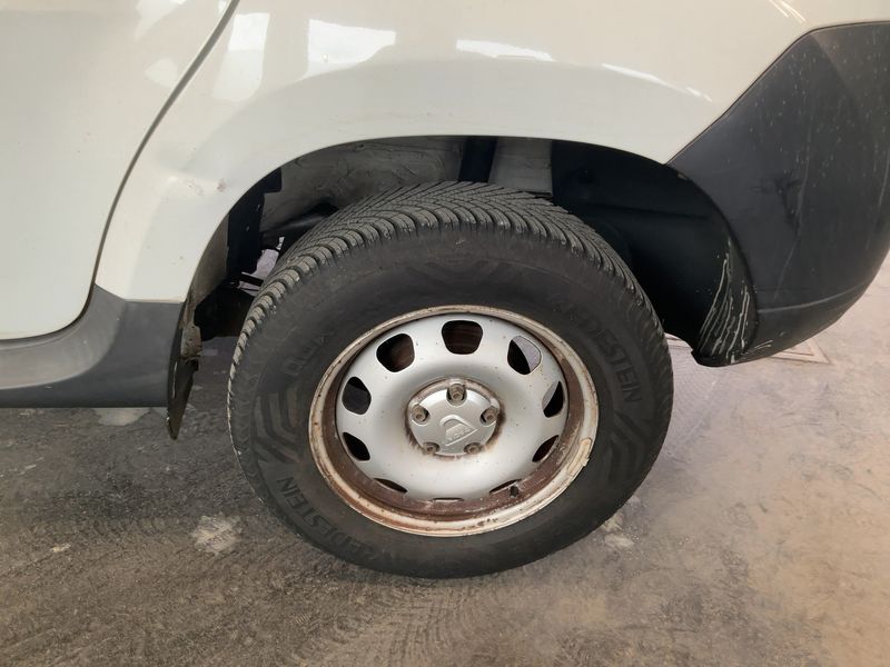 Dacia Duster 1.6 E85 4x2 2012 – снимка 5