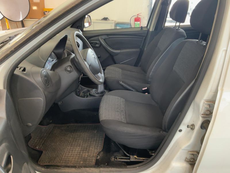 Dacia Duster 1.6 E85 4x2 2012 – снимка 16