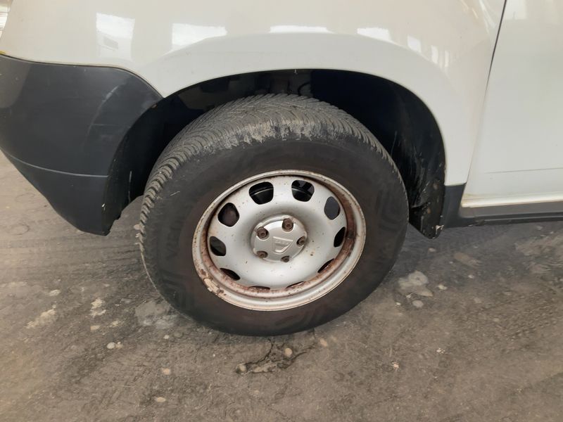 Dacia Duster 1.6 E85 4x2 2012 – снимка 3