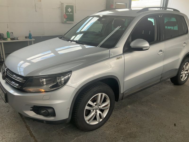 Volkswagen Tiguan 2.0 TDI Track & Field 4Motion 2012 – снимка 2