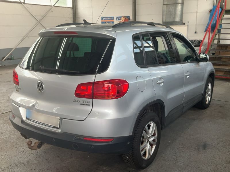 Volkswagen Tiguan 2.0 TDI Track & Field 4Motion 2012 – снимка 8