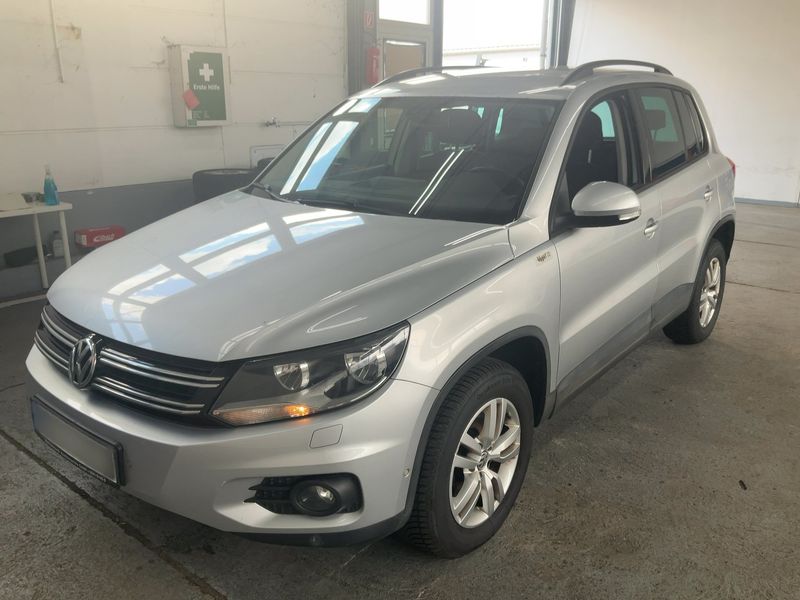 Volkswagen Tiguan 2.0 TDI Track & Field 4Motion 2012 – снимка 1