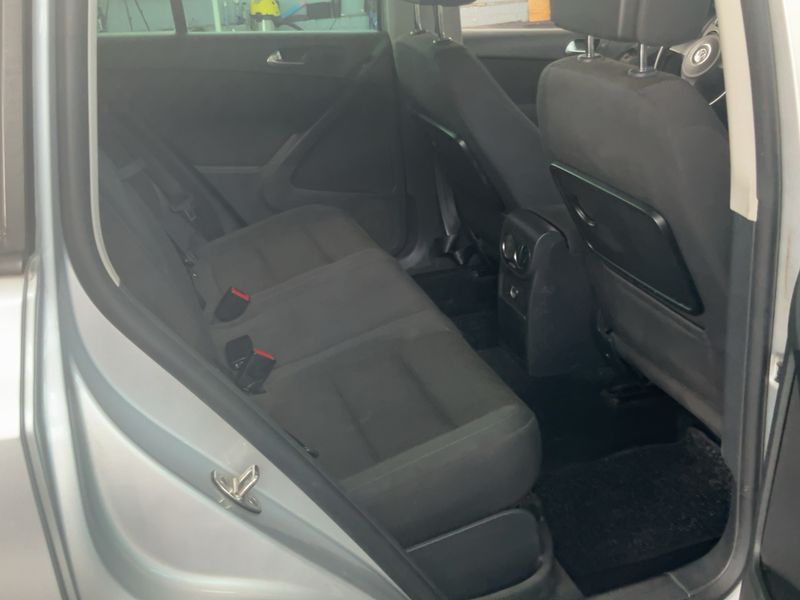 Volkswagen Tiguan 2.0 TDI Track & Field 4Motion 2012 – снимка 19