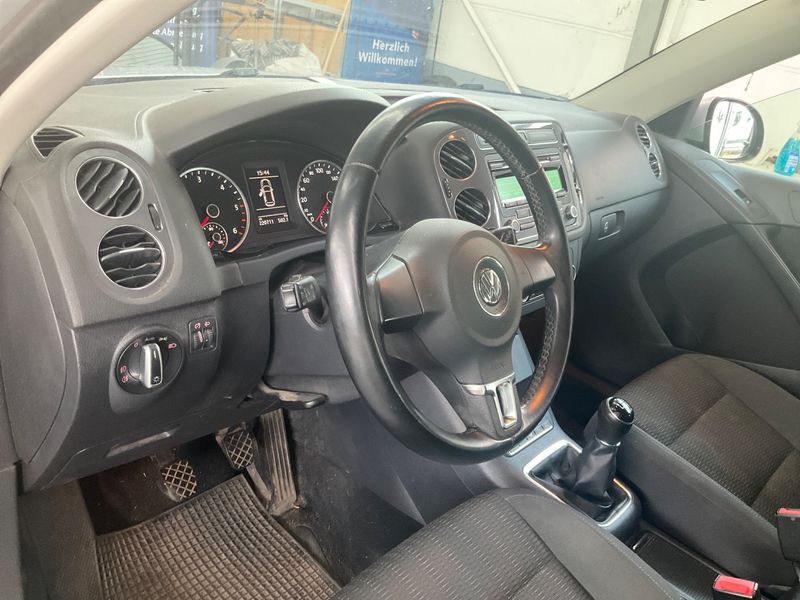 Volkswagen Tiguan 2.0 TDI Track & Field 4Motion 2012 – снимка 34