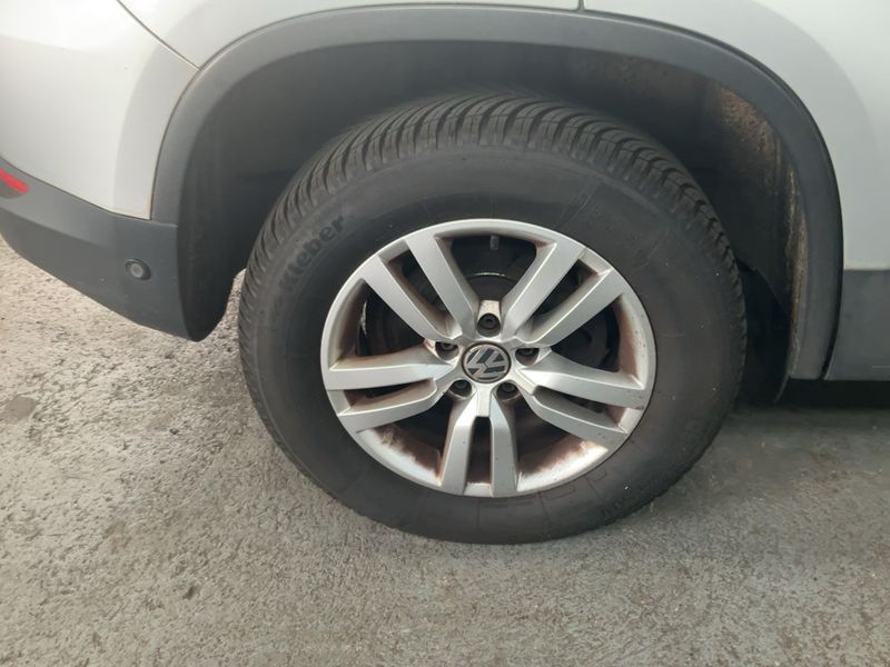 Volkswagen Tiguan 2.0 TDI Track & Field 4Motion 2012 – снимка 9