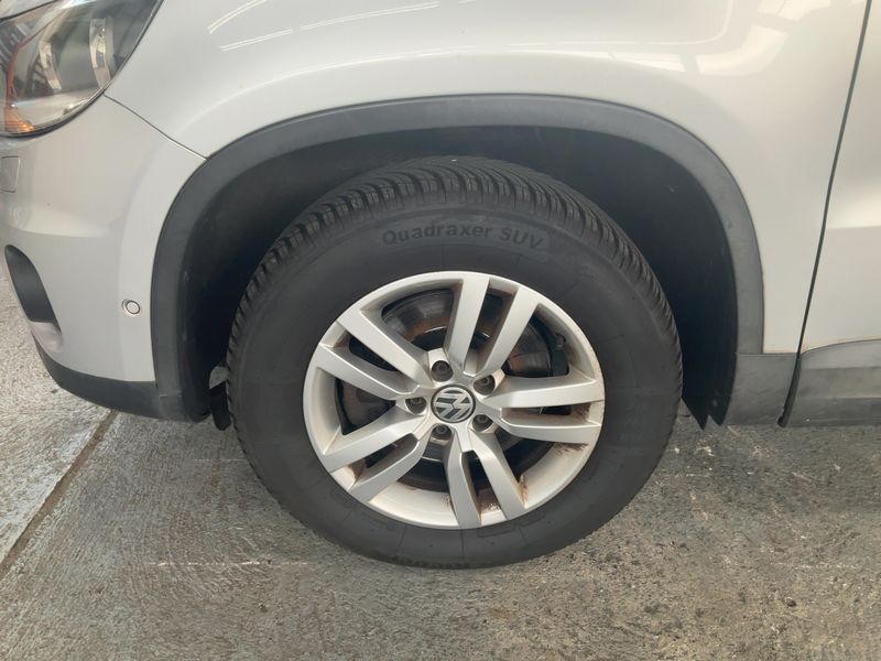 Volkswagen Tiguan 2.0 TDI Track & Field 4Motion 2012 – снимка 3