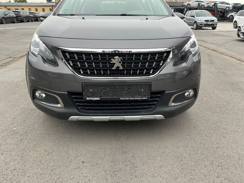 Peugeot 2008 1.2 PureTech Allure 2017 – снимка 30