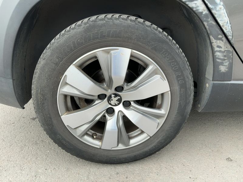 Peugeot 2008 1.2 PureTech Allure 2017 – снимка 9