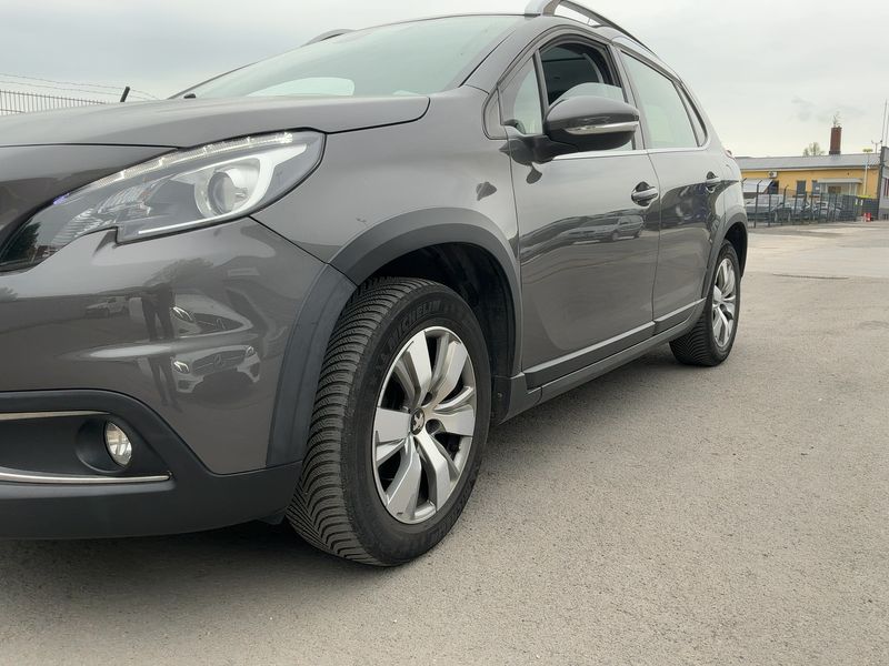 Peugeot 2008 1.2 PureTech Allure 2017 – снимка 2